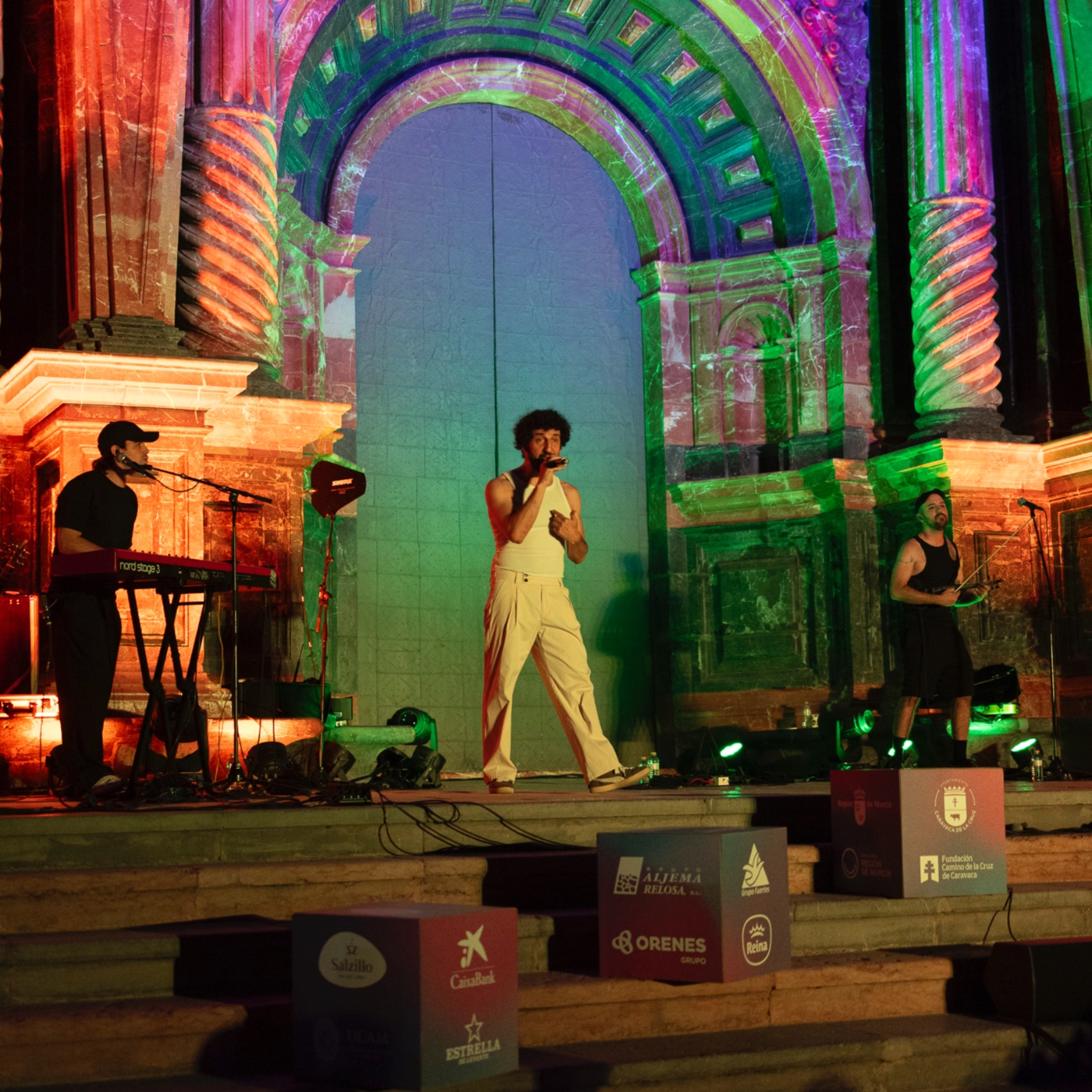 CARAVACA RADIO-Éxito en el festival de Marwán. episode artwork