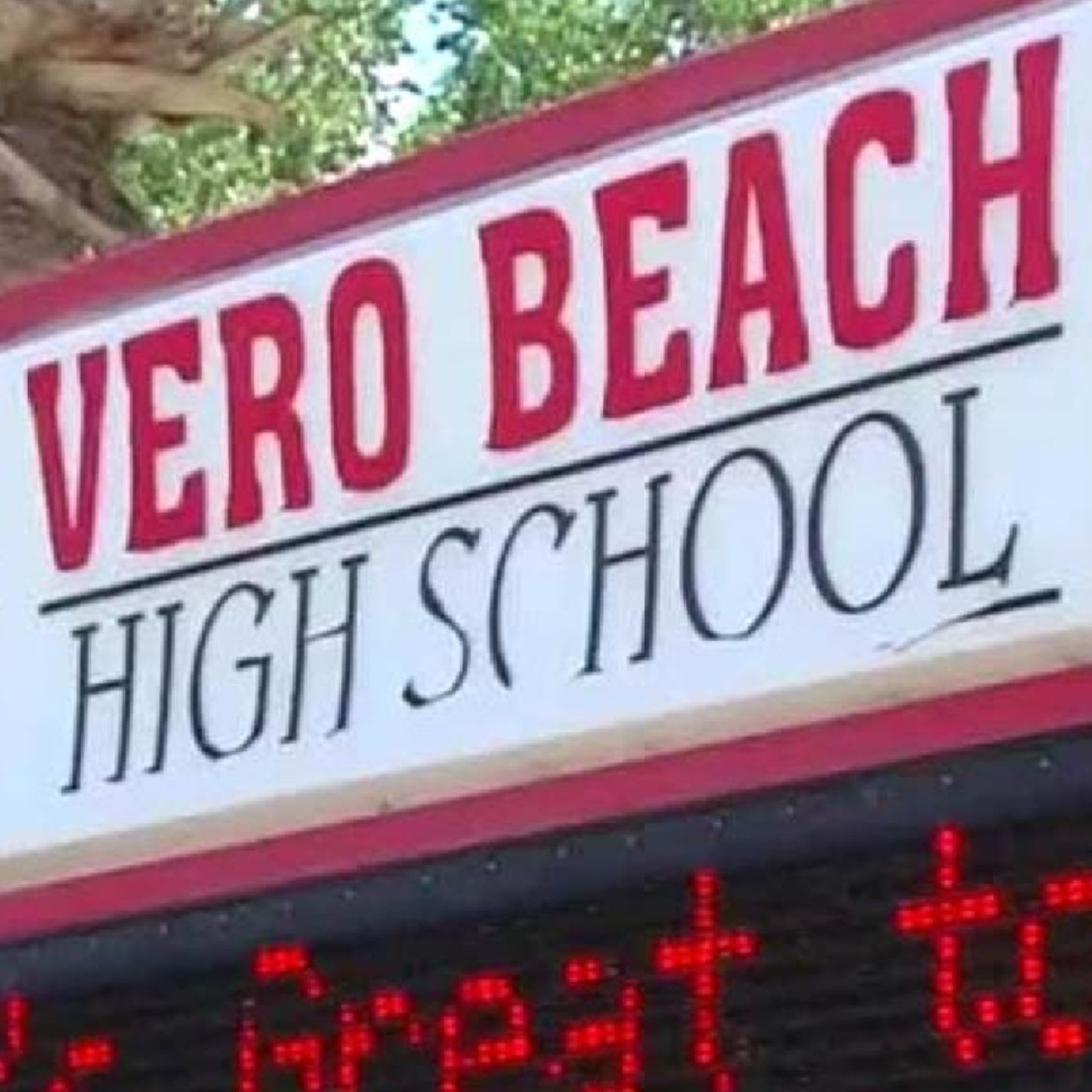 Estudiante de VERO BEACH HIGH SCHOOL POSITIVO para covid-19 episode artwork