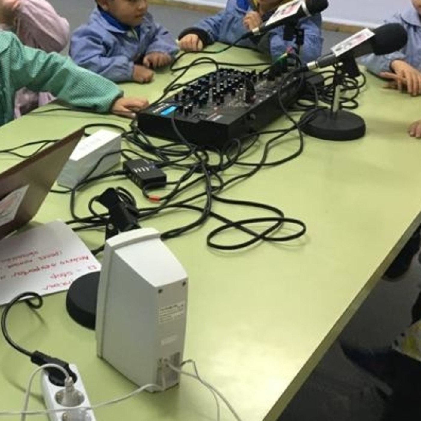 JzRADIO (PROYECTO DE RADIO ESCOLAR