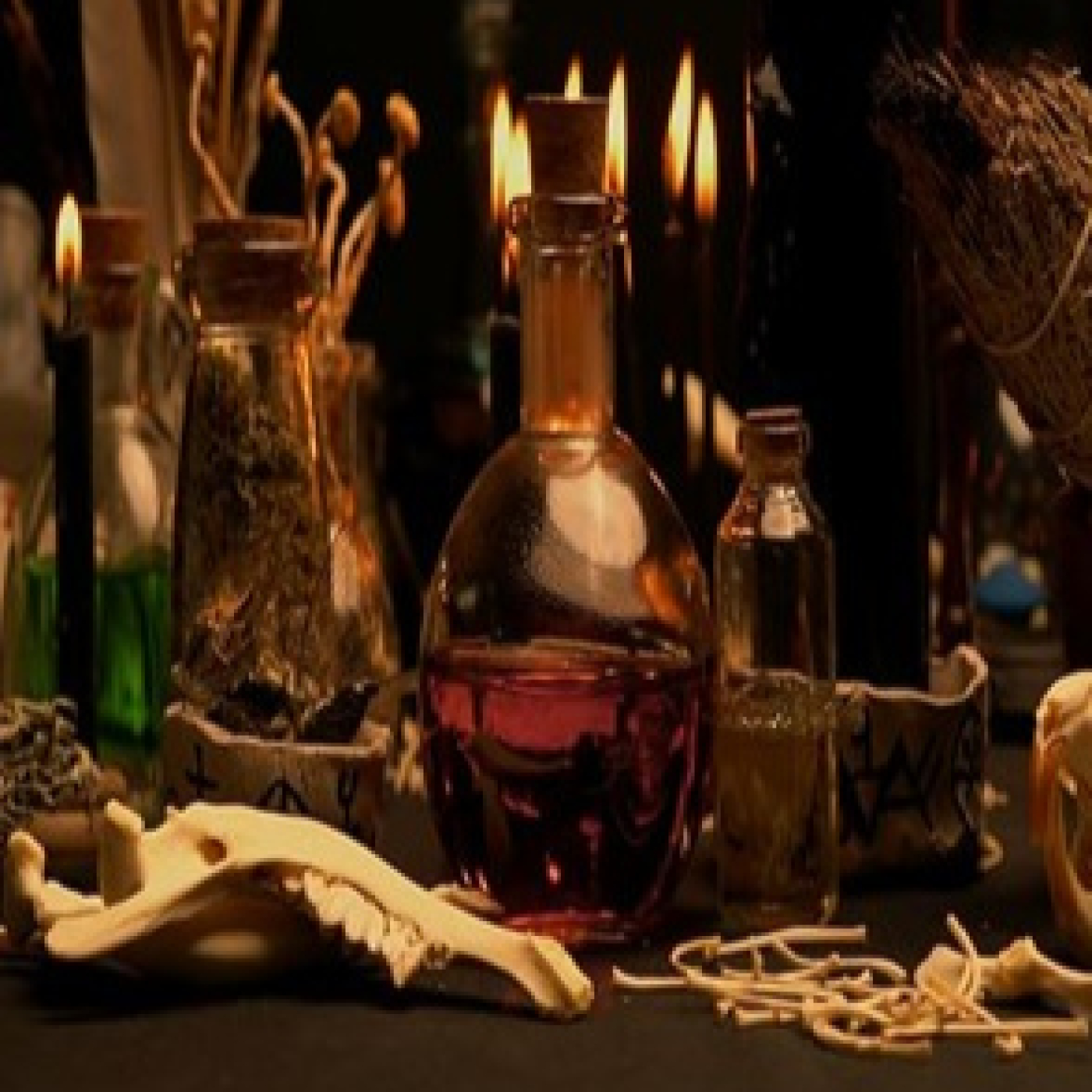 Cazadores de enigmas T2: La Isla de Pascua · Nostradamus