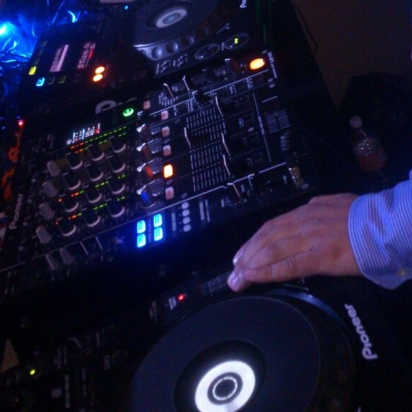 DJ Gerardo Roa