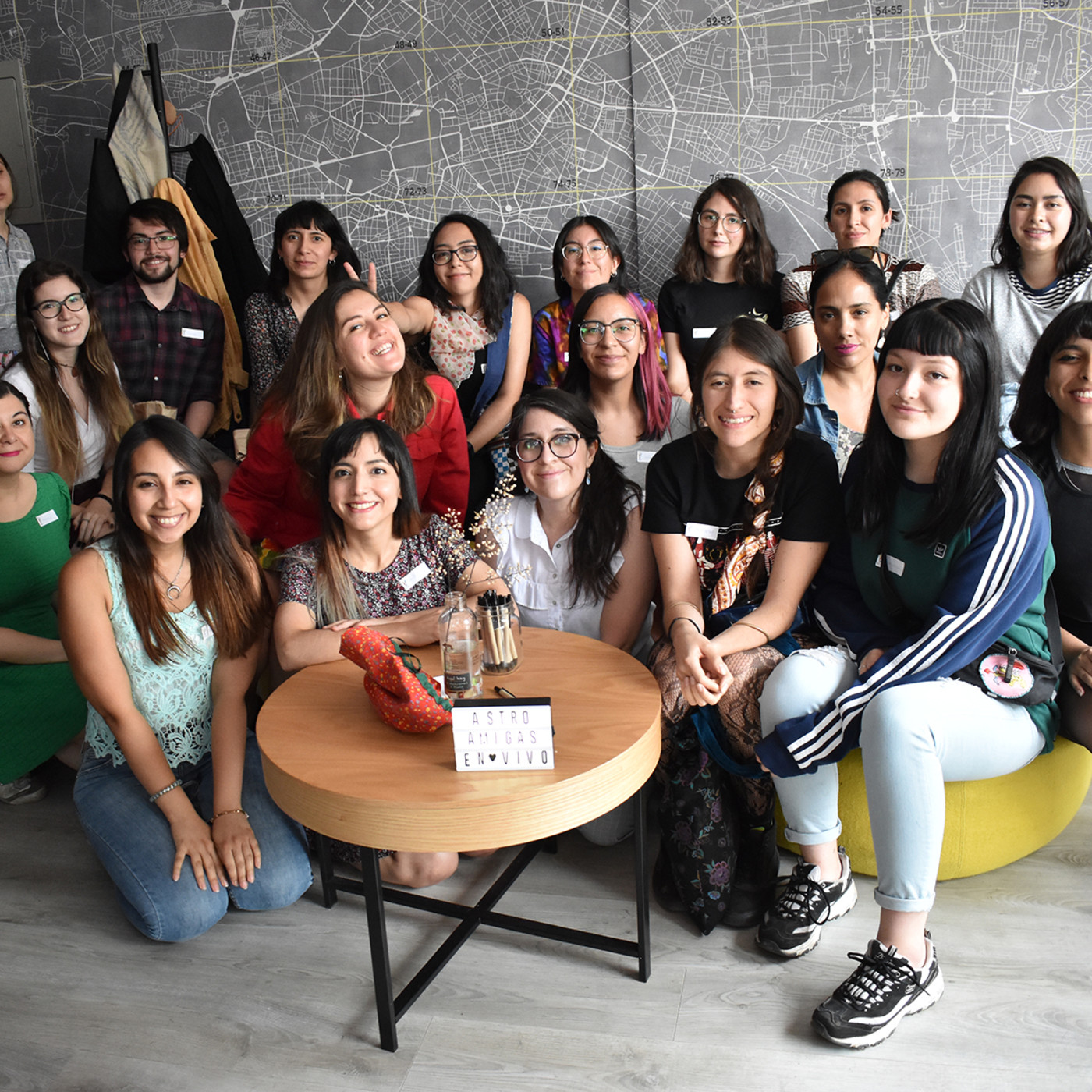 AstroAmigas!