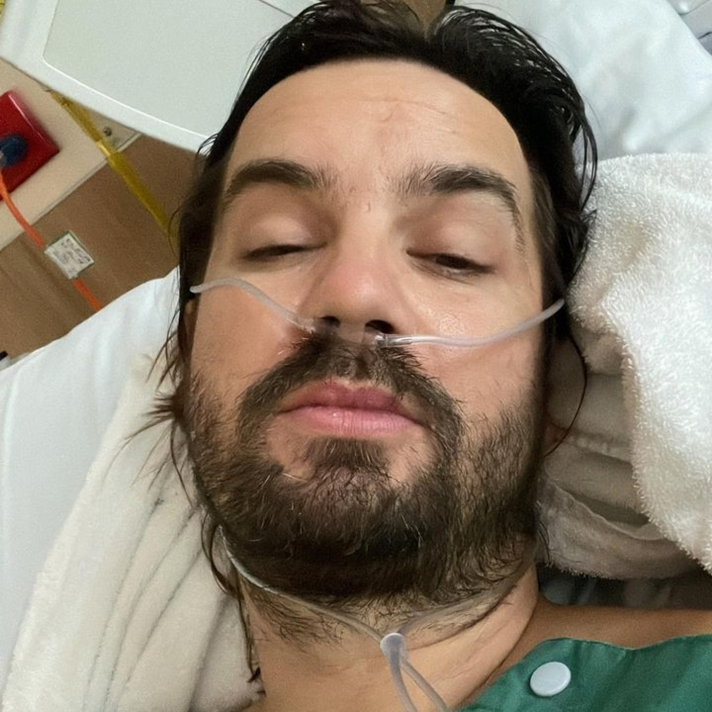 Disc Notas: A pocas horas de empezar su gira por Latinoamérica, Kevin Parker de Tame Impala se fractura la cadera. episode artwork