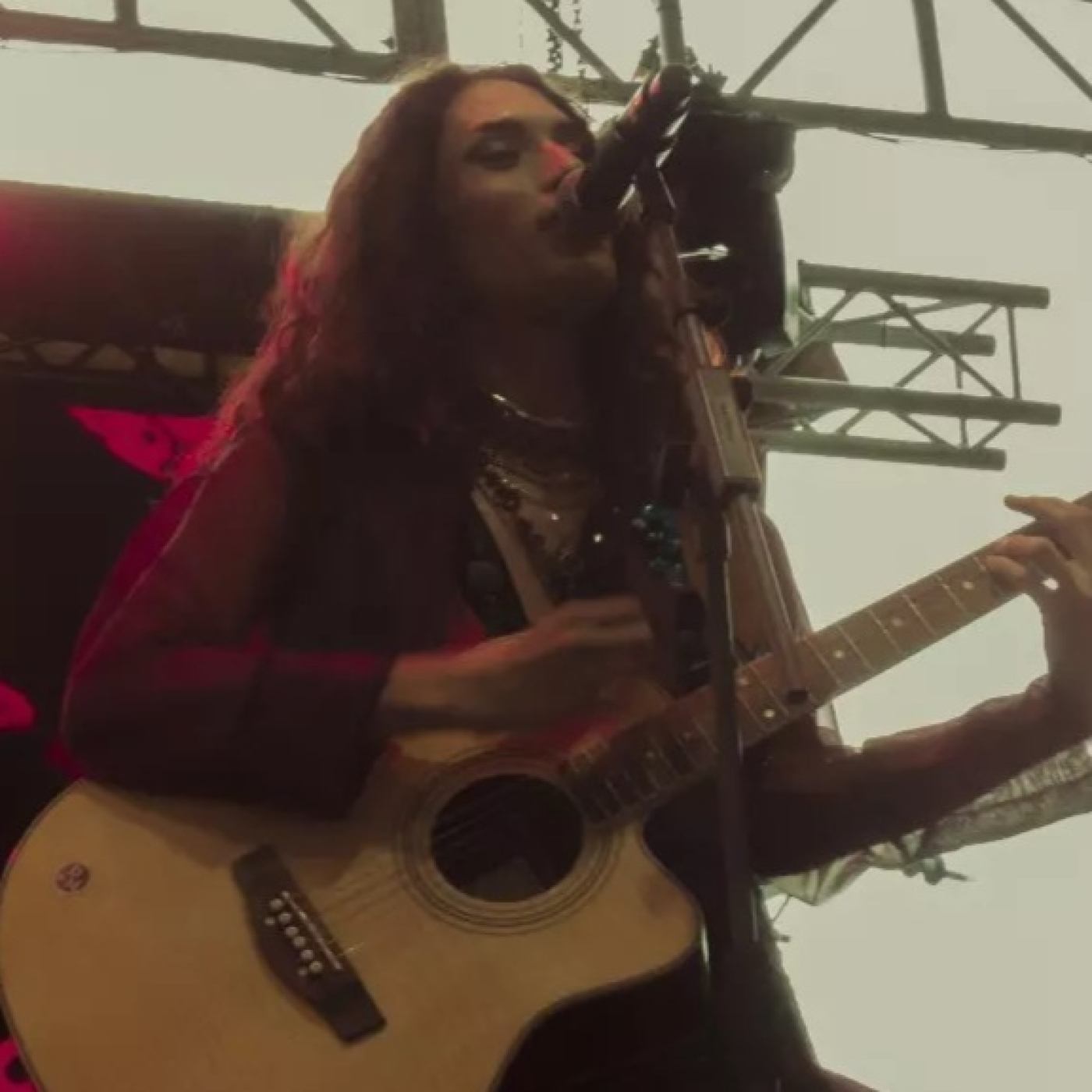 Charlie Baldión, solista colombiana de Indie Pop finalió su gira ‘Mortal Tour’ - Episodio exclusivo para mecenas episode artwork