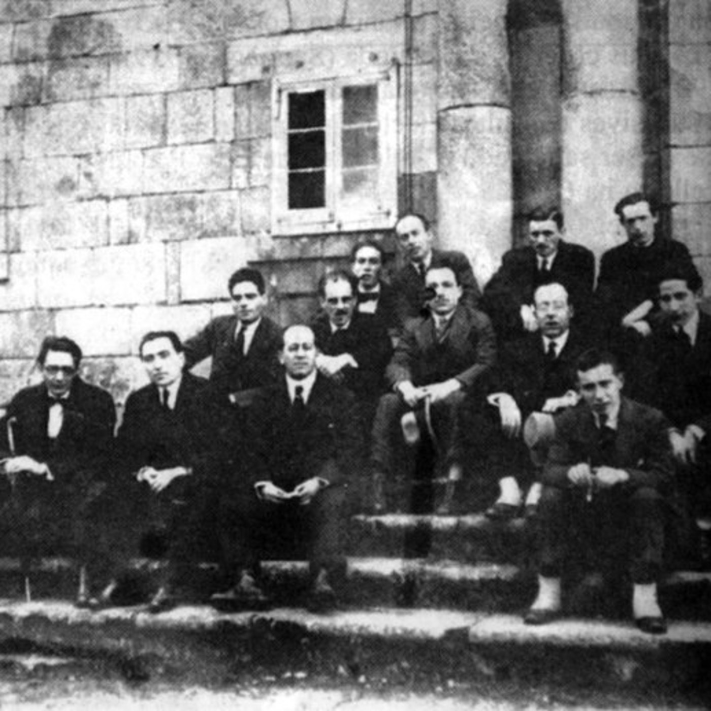 Polos camiños da historia. Radio Galega
