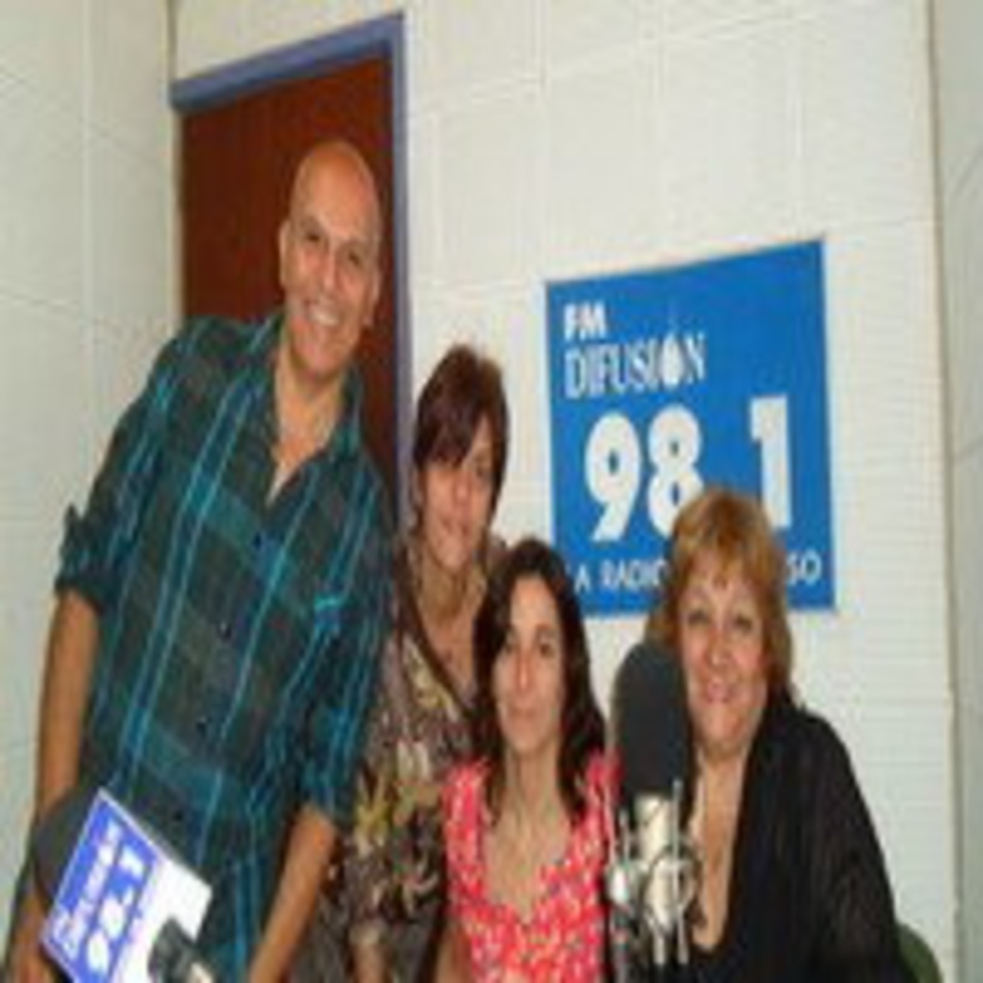 Montevideo y 11-Nº 333-Bloque 2-El programa de radio de la Escuela de Arte de Berisso episode artwork