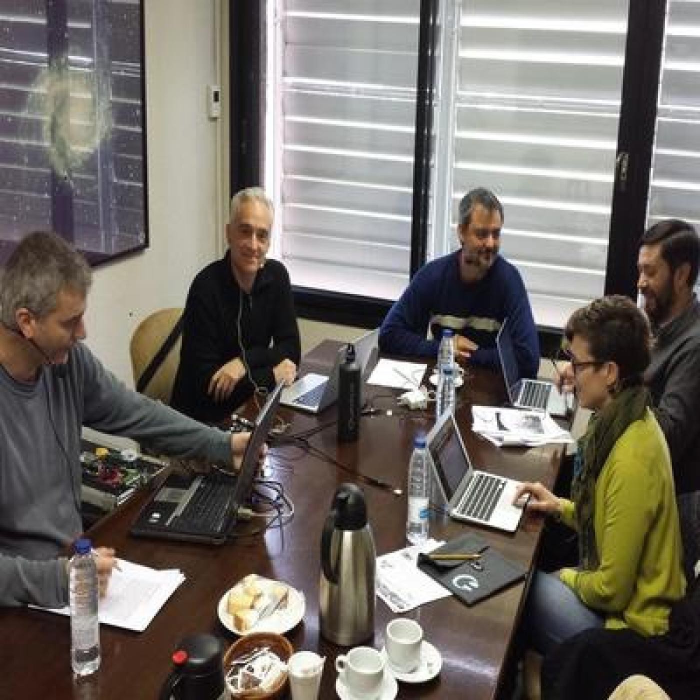 Ep52: Crisis en AstroH; Vida Sintética; Plutón; Entrevista Alan Stern (New Horizons)