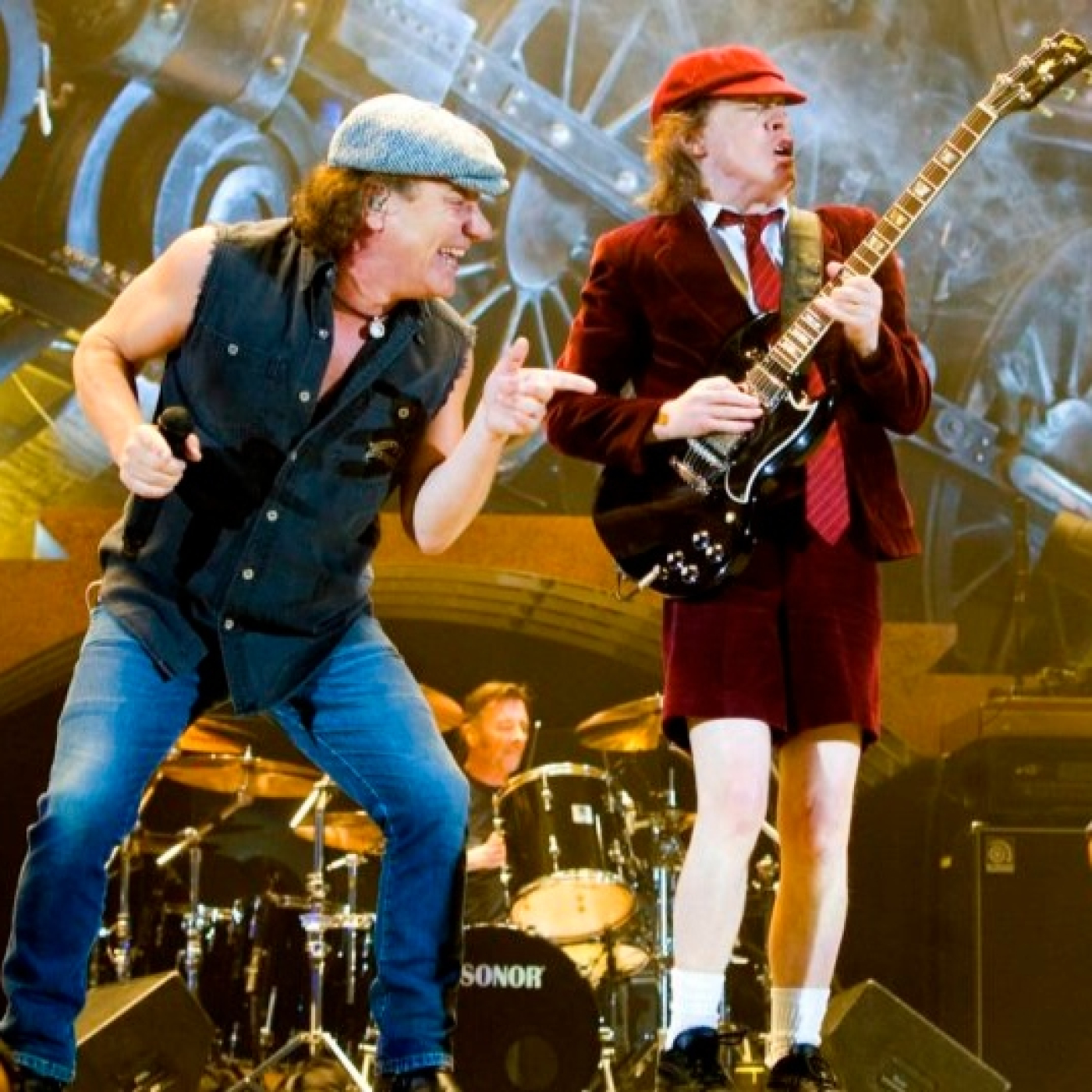 AC/DC se presentará en Sudamérica este año. El vídeo de 'Back in Black' alcanza los mil millones de vistas en YouTube episode artwork