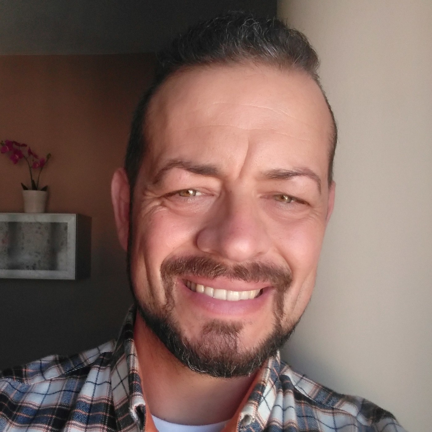 LAS HISTORIAS DE EDUARDO AGÜERA