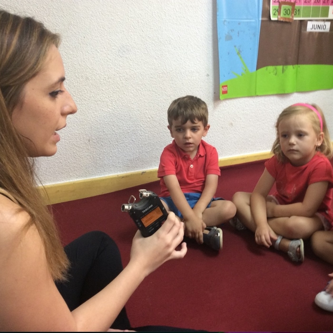 Programa 247 - Laura Marcos anuncia la publicación de la revista nª 21 del colegio - Tertulia de los niños de Primaria