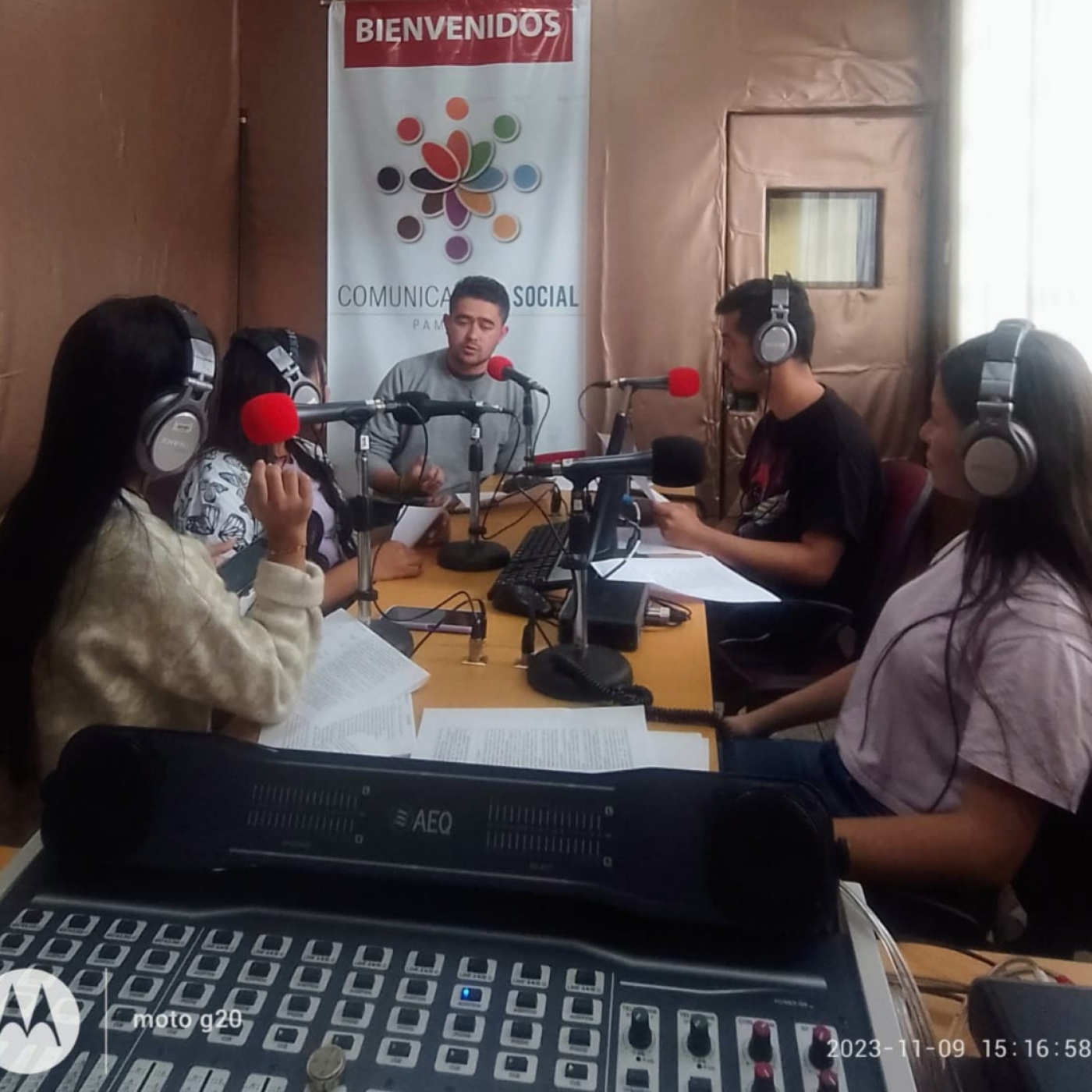 Miradas y Voces