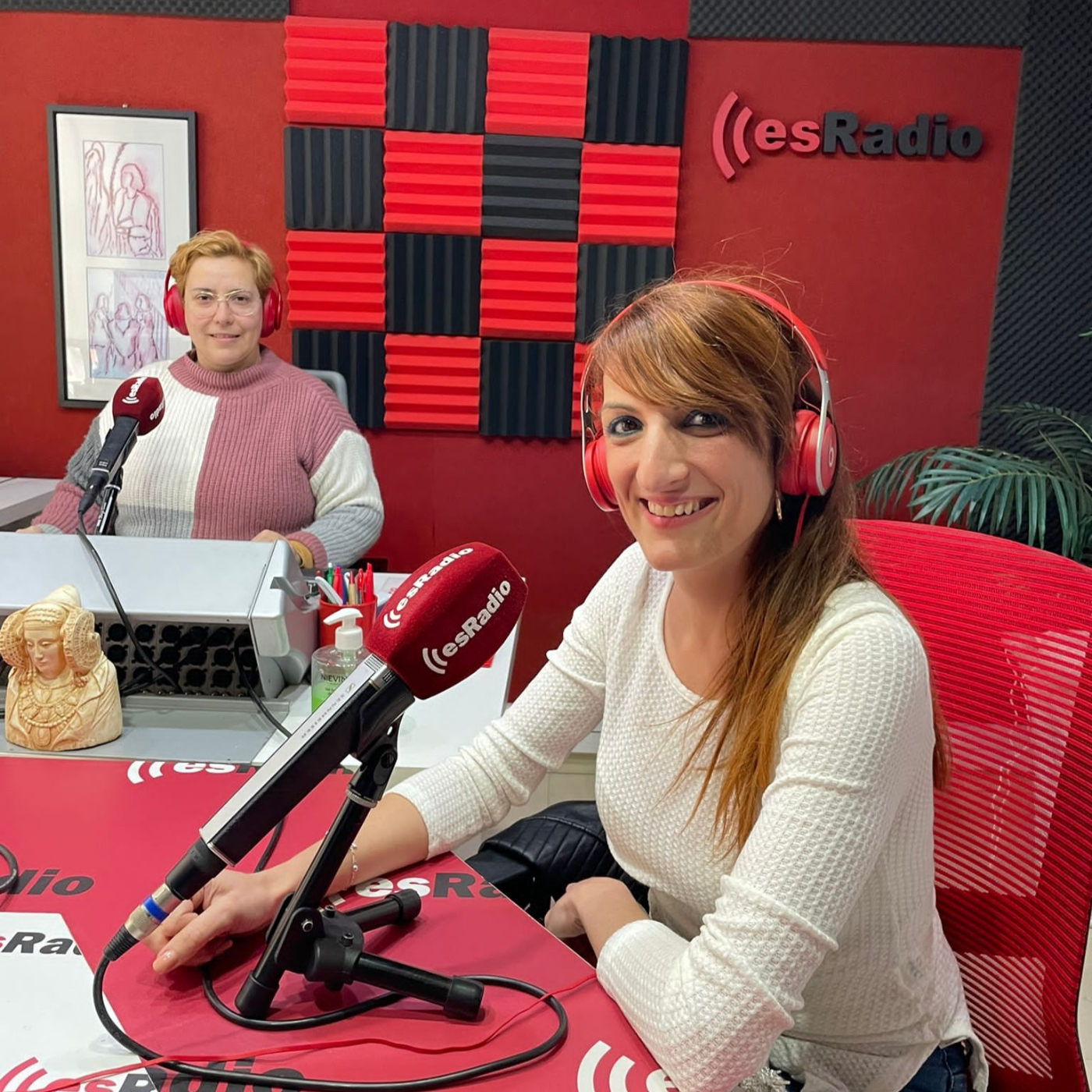 ''Los distintos tipos de amor que experimentamos en nuestra vida son necesarios para el día a día''. episode artwork