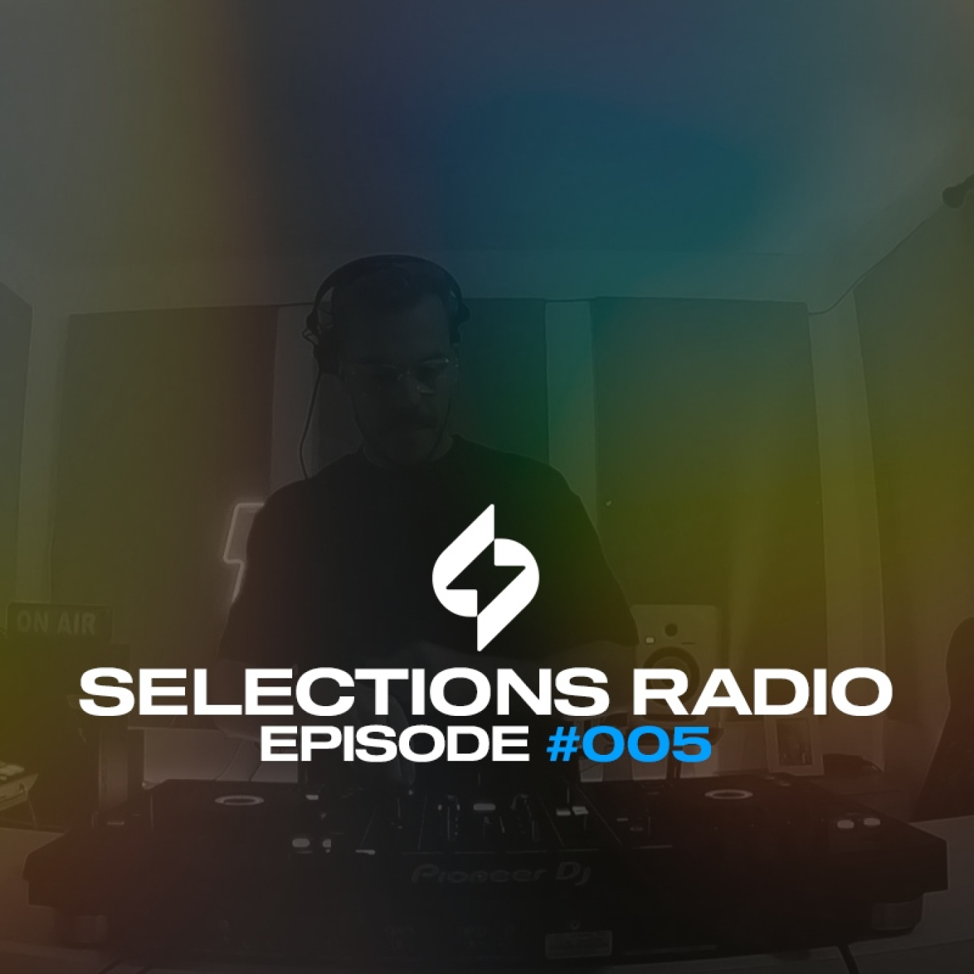 Selections Radio 005 | Ivan Voltes In The Mix (12-02-2025) episode artwork