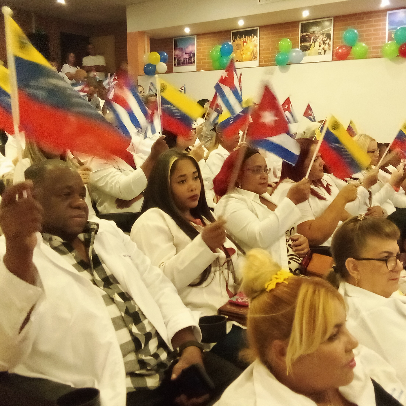 En Venezuela, compromisos renovados de colaboradores cubanos en el Día de la Medicina Latinoamericana