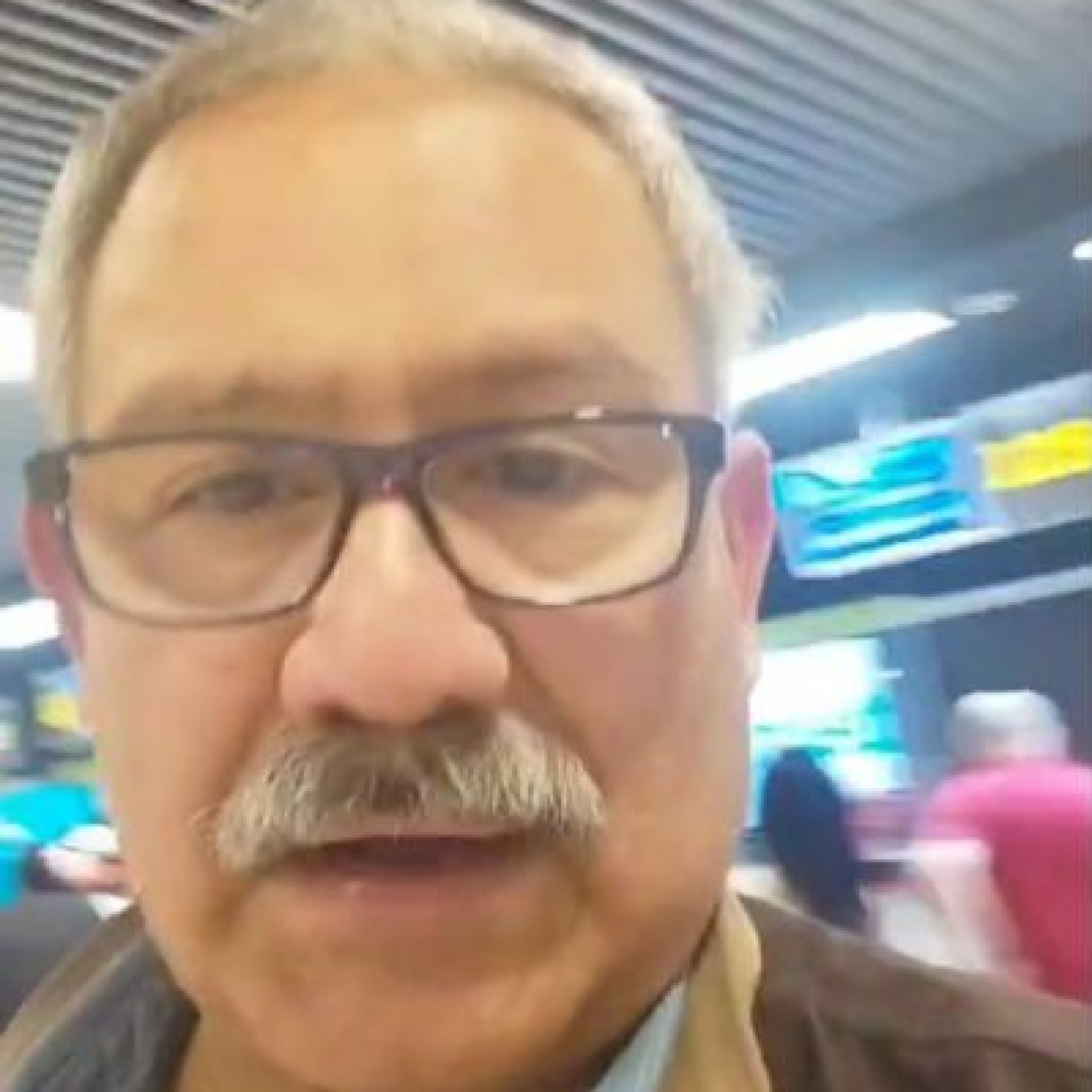 Iberia impide al periodista colombiano Hernando Calvo Ospina volar con destino a Cuba