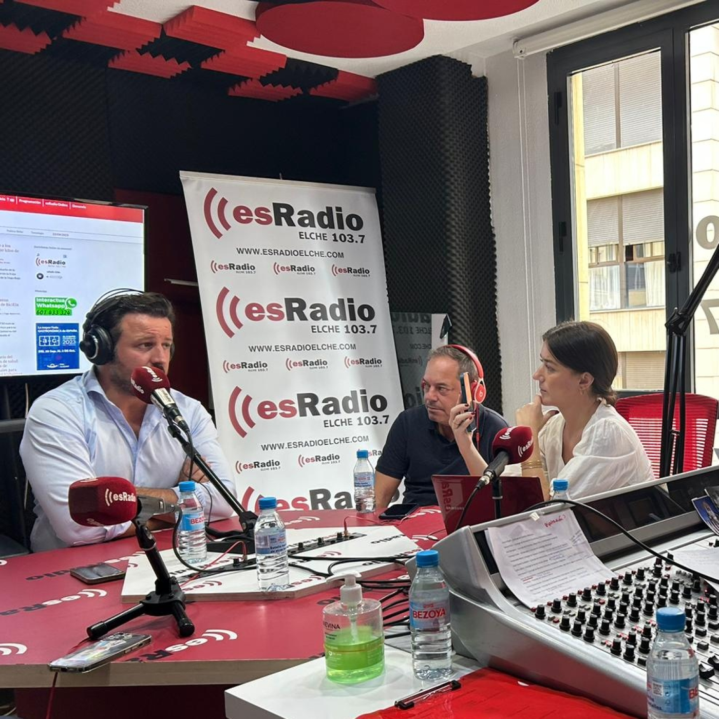 ''Hemos desbloqueado proyectos y tenido gestos con la ciudadanía para que conozcan que cumplimos las promesas''. episode artwork