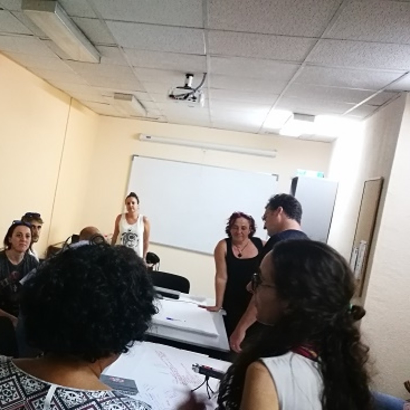 CONCLUSIONES MESA 3: ¿QUÉ PODEMOS HACER EN LAS PROVINCIAS? CONCLUSIONES MESA 3: ¿QUÉ PODEMOS HACER EN LAS PROVINCIAS?