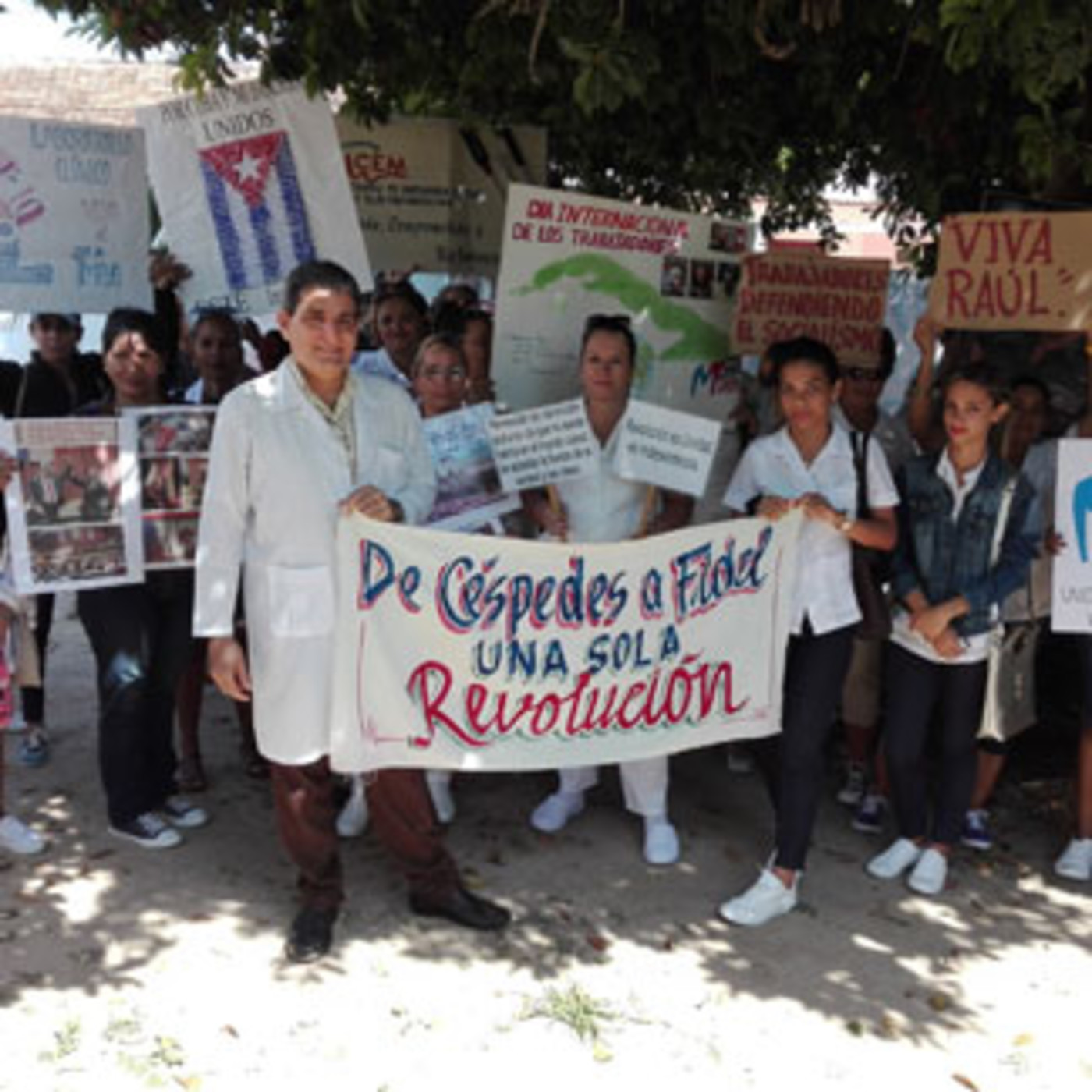 Los trabajadores de Salud Pública , preparan las iniciativas y anuncian masiva participación en el desfile episode artwork