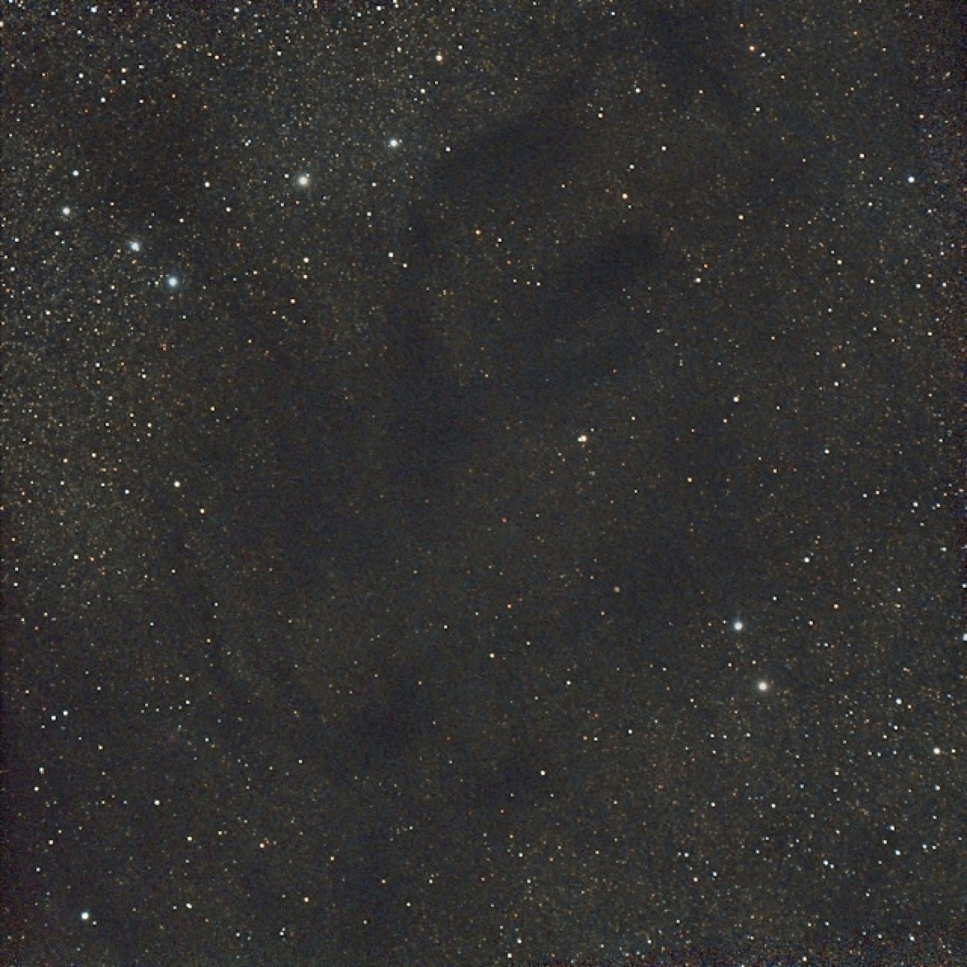 #25 El polvo que oscurece la Vía Láctea: nubes moleculares y la química del espacio episode artwork