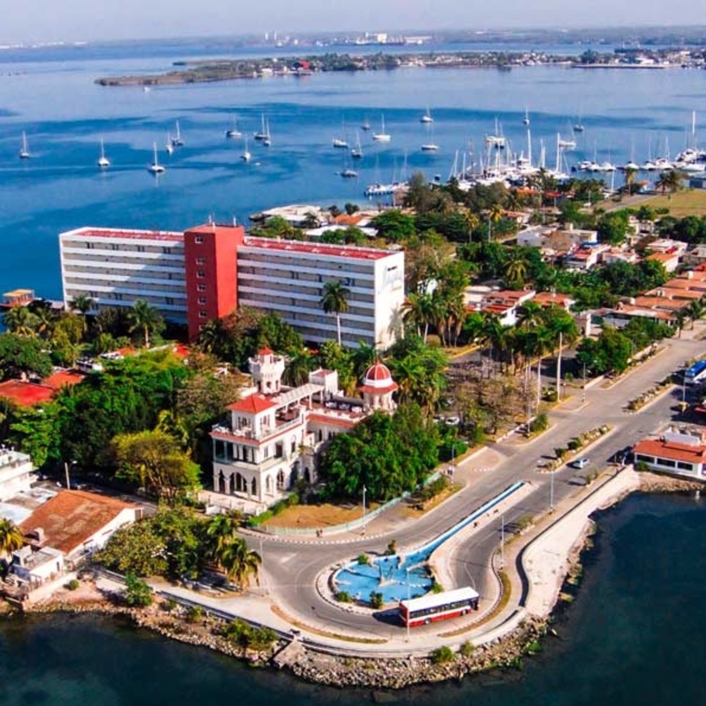 Participan entidades extrahoteleras de Cienfuegos en promoción de cultura y patrimonio de la urbe episode artwork