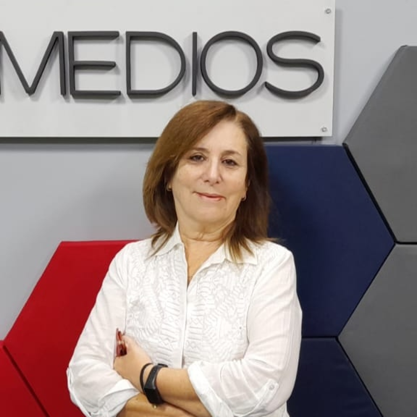 A CAMBIO DE QUE con Laura Sverdlick 17-6-2026 episode artwork