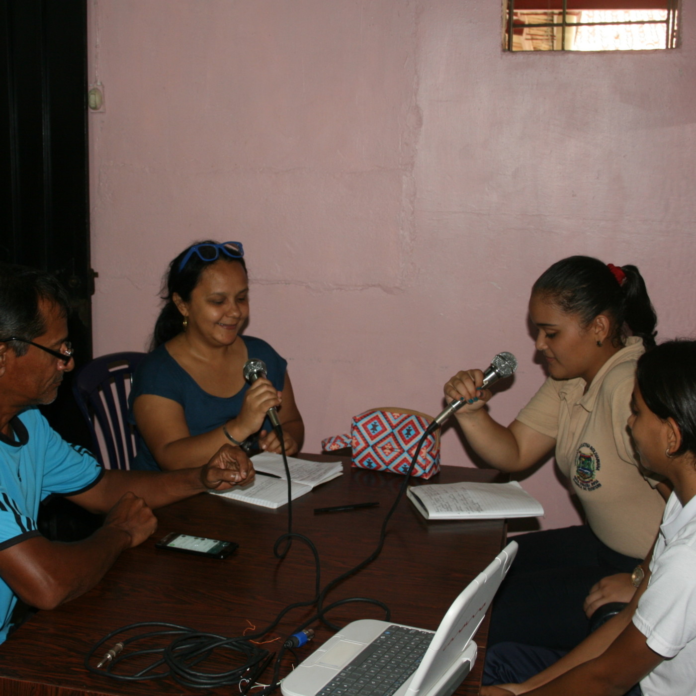 CONVERSANDO ENTRE ESTUDIANTES