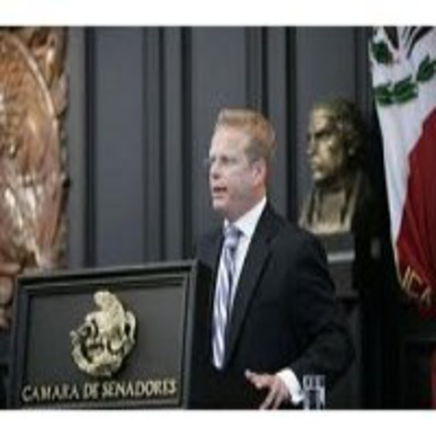 Lic. Arturo Escobar y Vega 'DIRECTOR DE PEMEX', con Nino Canún. episode artwork