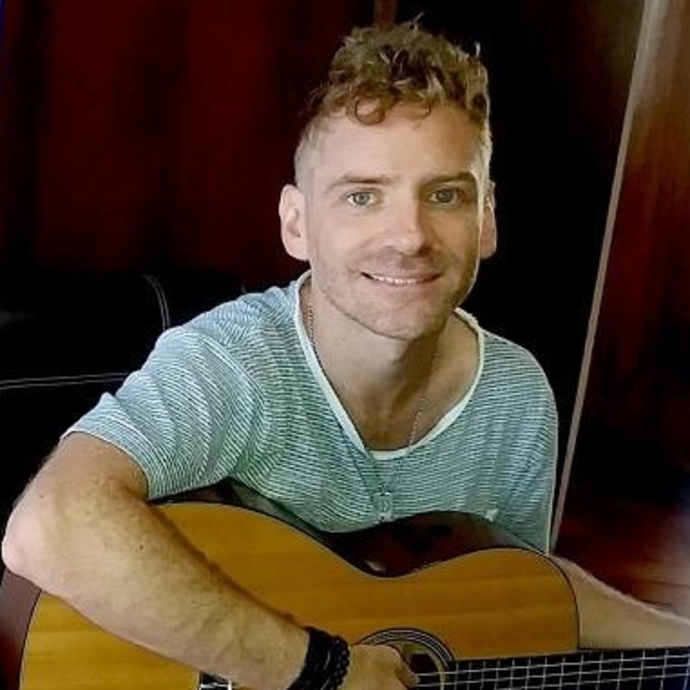 Felipe Gost visita y canta en Alfaomega 07 Noviembre 2018 episode artwork