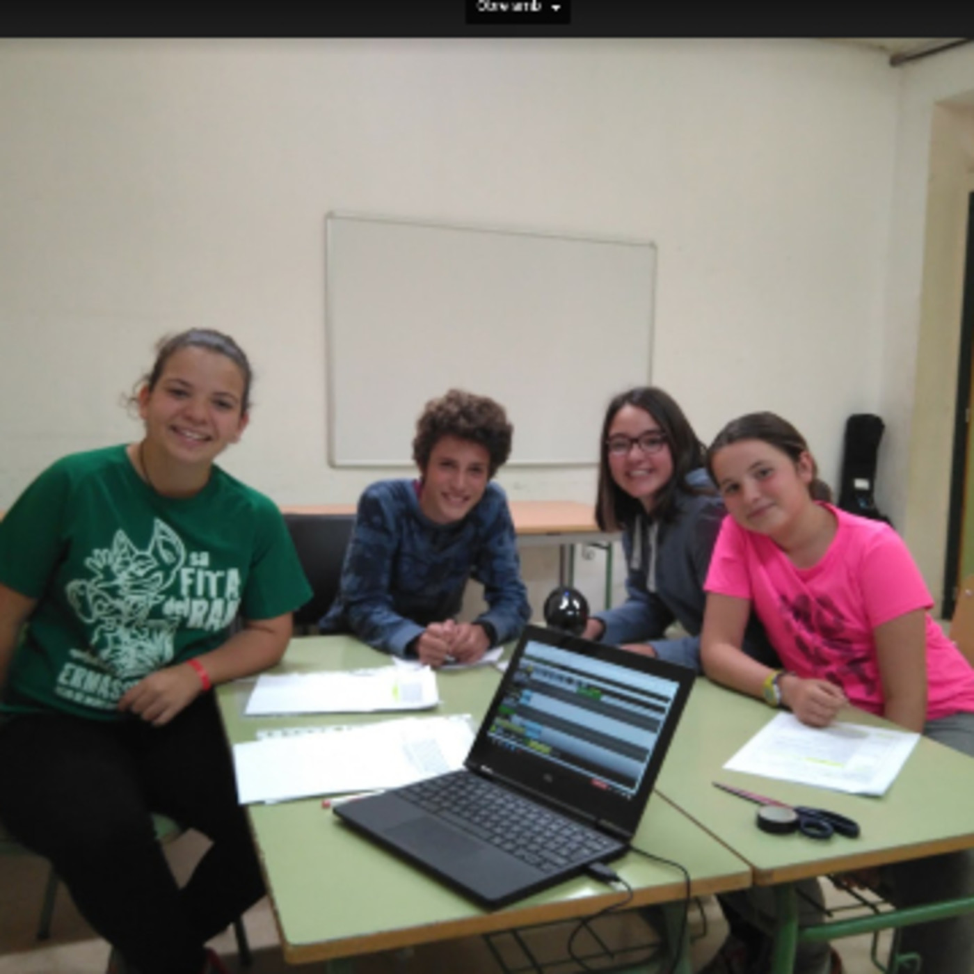 Primeres emissions de la ràdio escolar en proves