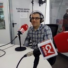 El vocalista de la banda de pop valenciana Atlàntic, Josep Bartual, presenta su álbum '1976'