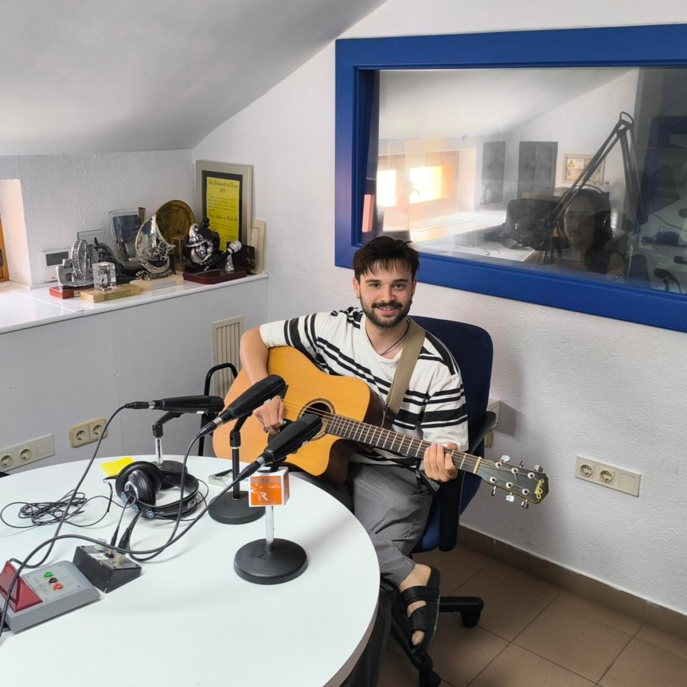 Hablamos con el cantante y compositor Pedro Mompeán. 11-06-2026. episode artwork