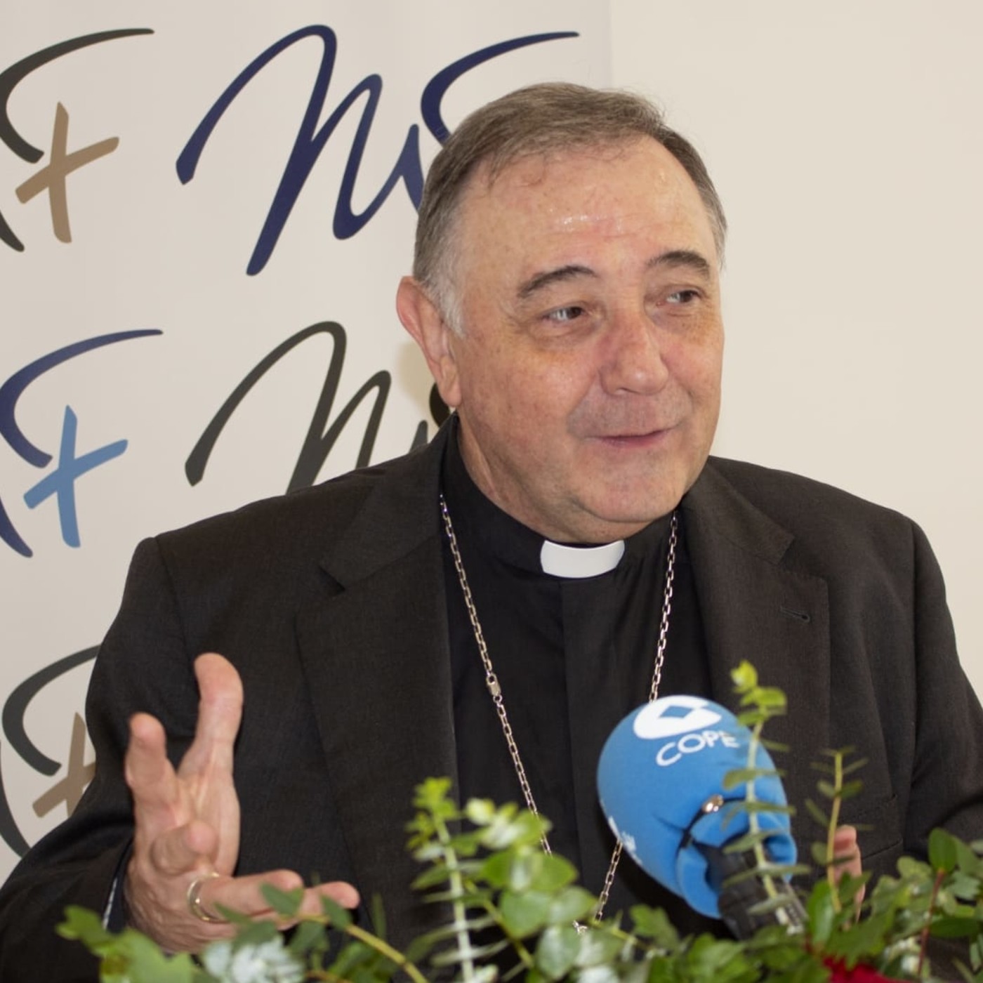 Mons. Luis Ángel: 'Escuchemos a los jóvenes: hay que contar con ellos' episode artwork