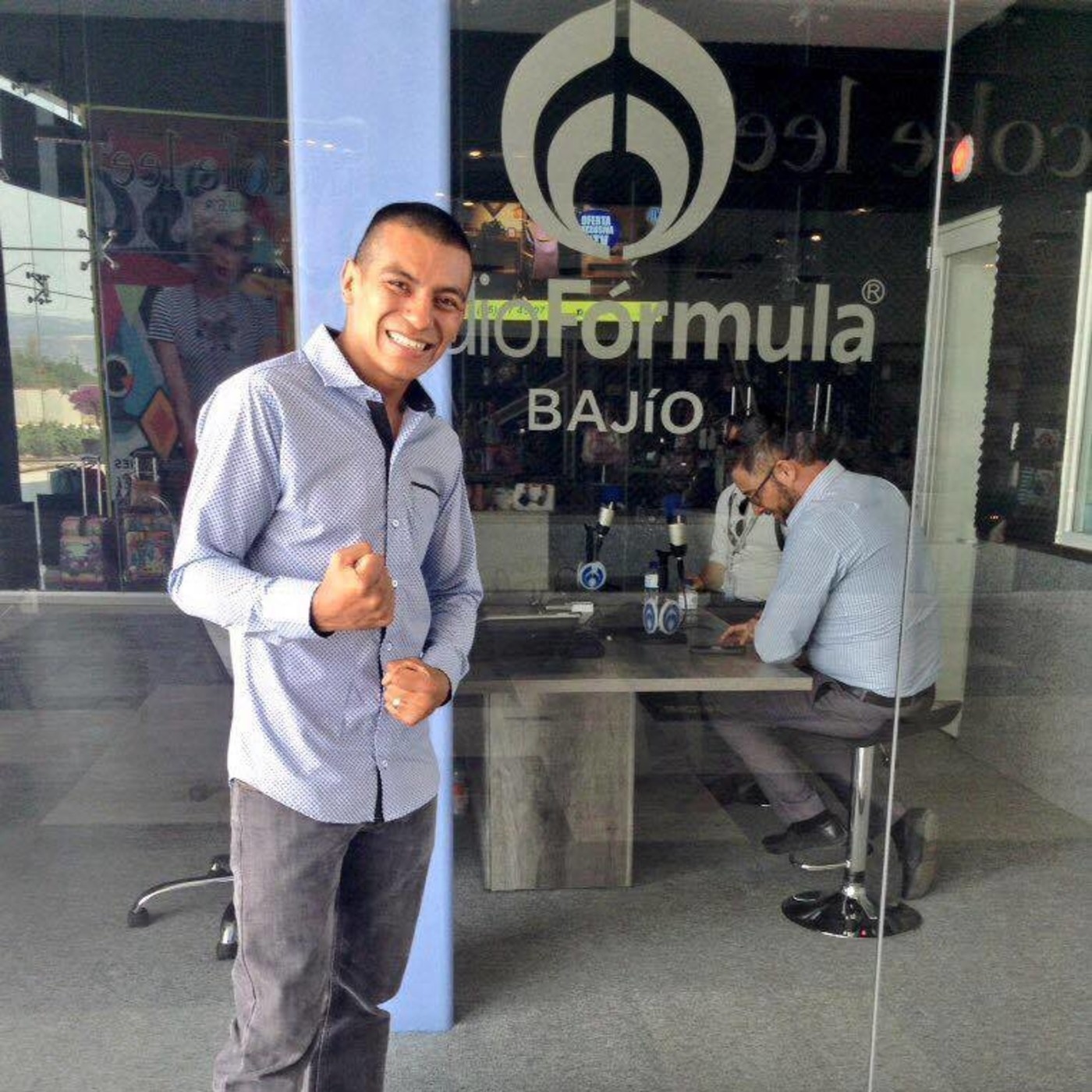 Entrevista con Robinson Castellanos BOXEADOR. episode artwork