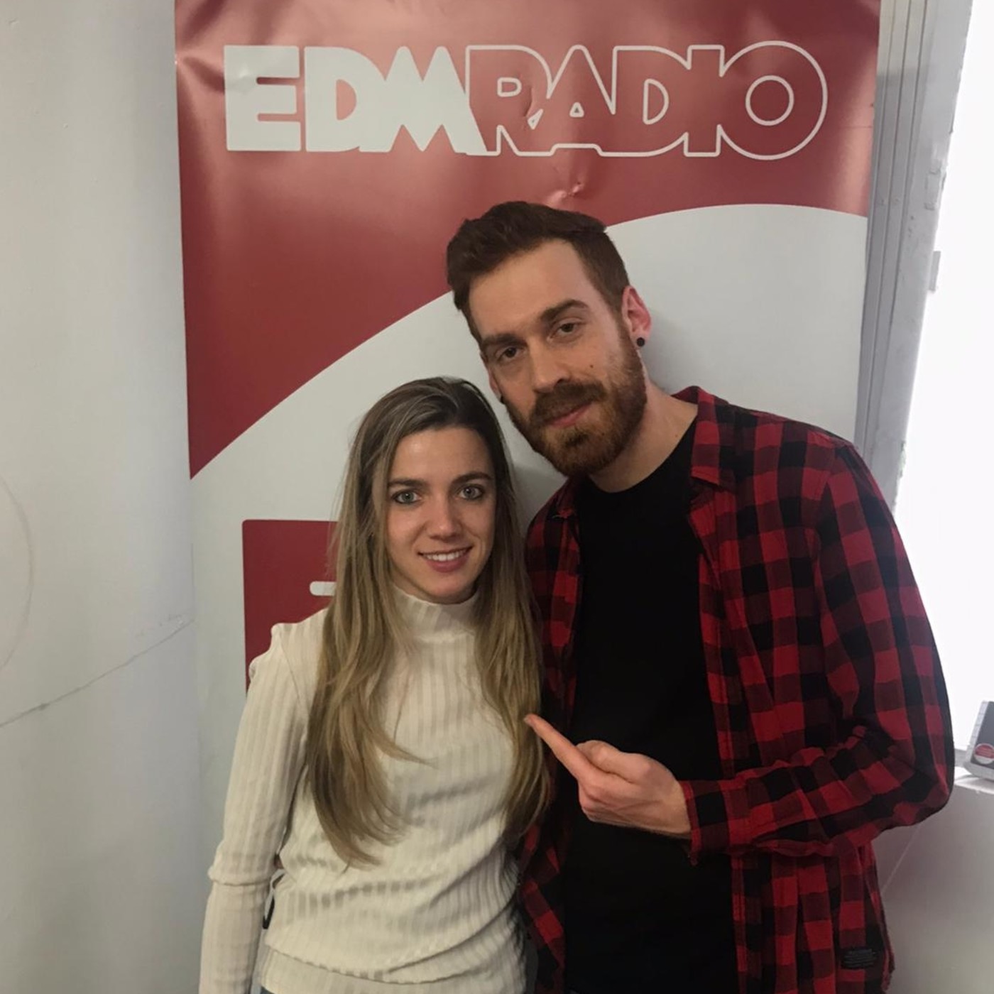 DETRÁS DE CADA CANCIÓN