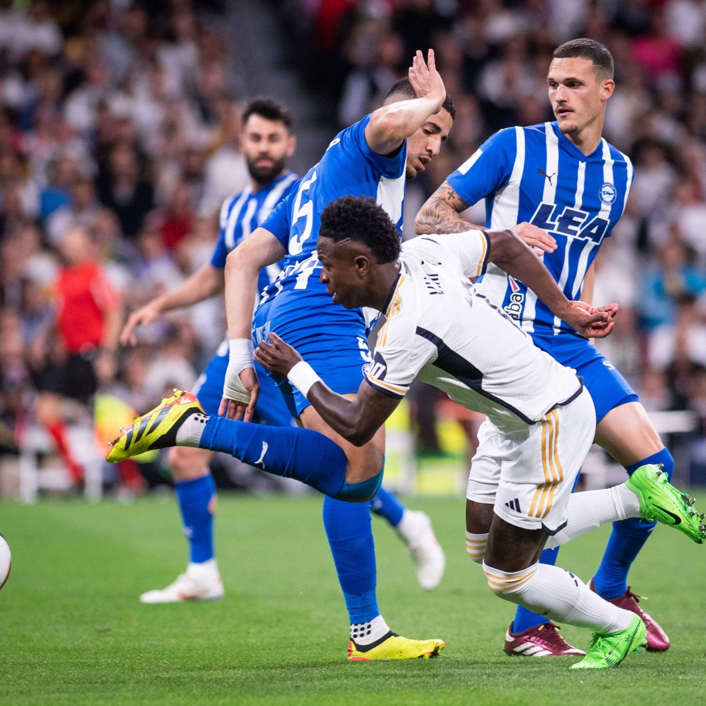En Corto y al pie. Tu podcast sobre el Alaves