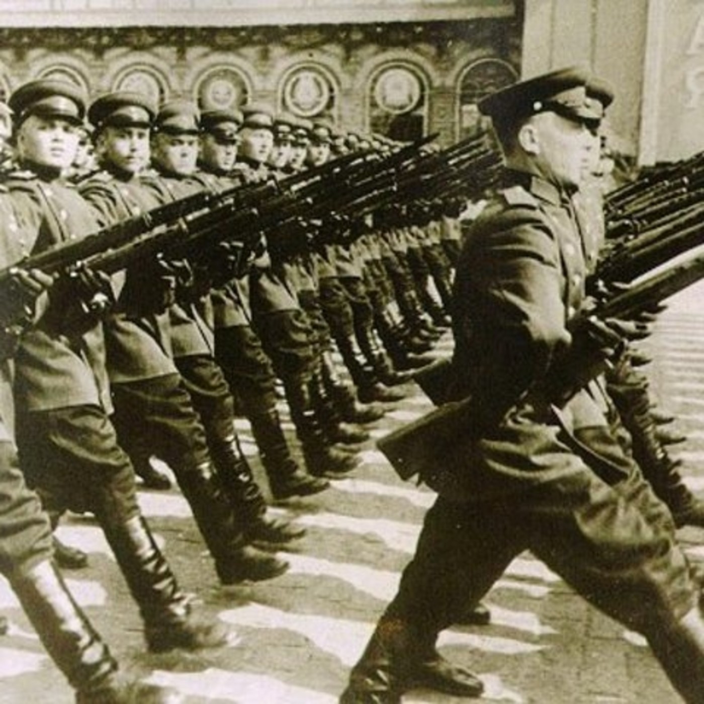 La Guerra Fría: 6- Comunistas (1947-1953) #documental #historia #podcast episode artwork