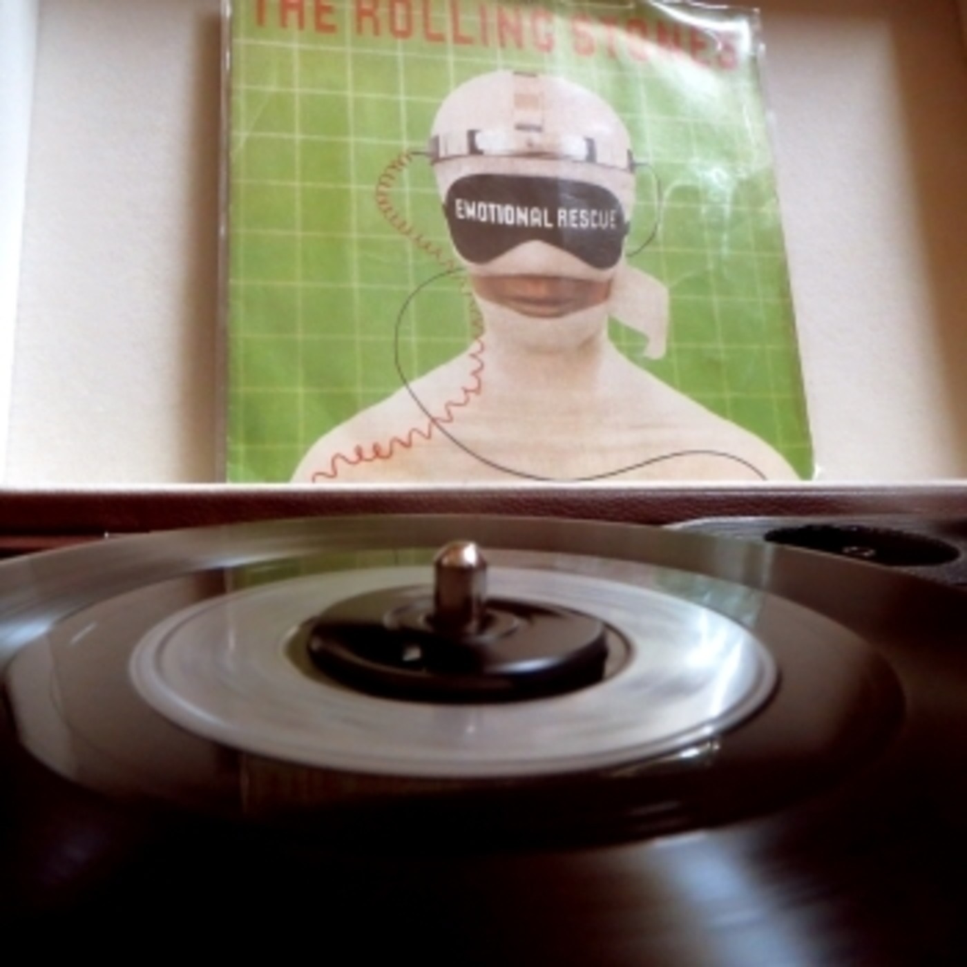 Rolling Stones A 45 rpm, 7Pulgadas.Emotional Rescue y Down in The Hole.1980. episode artwork