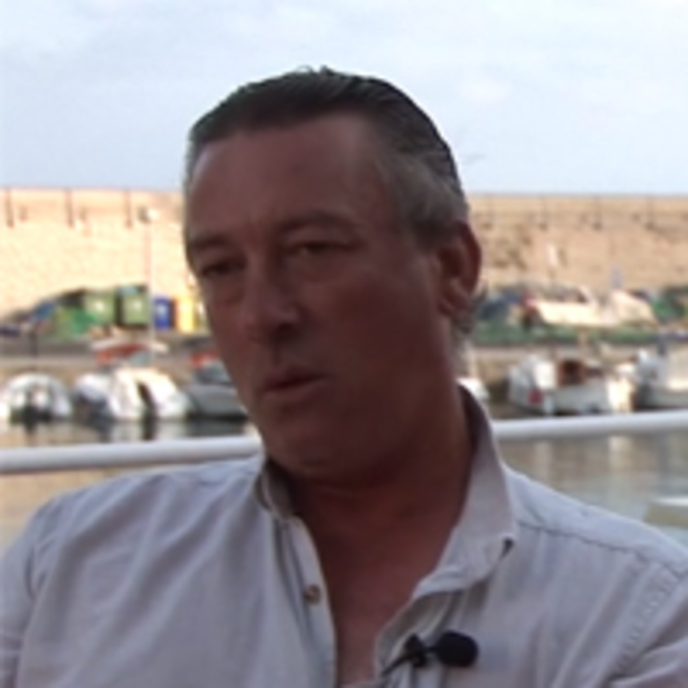 Al otro lado del espejo - Materia reservada