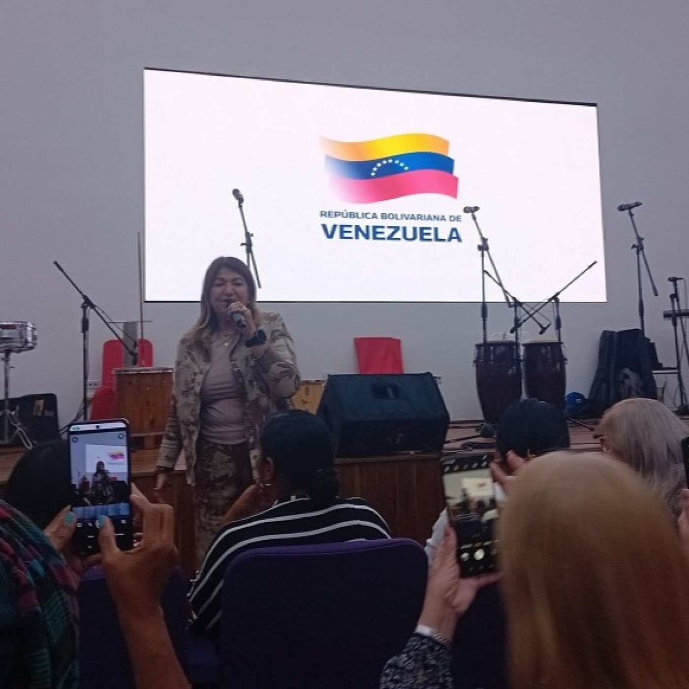 El protagonismo de la mujer en la unidad, soberanía y paz de nuestros pueblos El protagonismo de la mujer en la unidad, soberanía y paz de nuestros pueblos