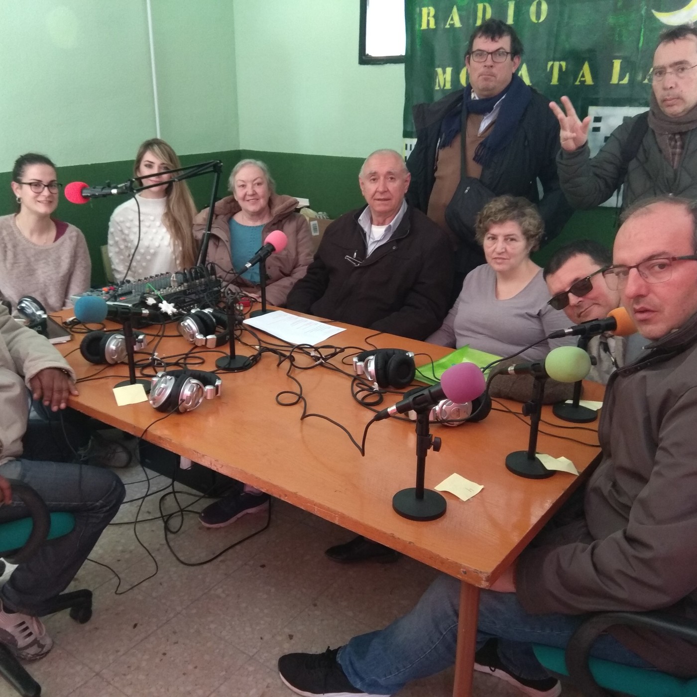 Voces en la radio