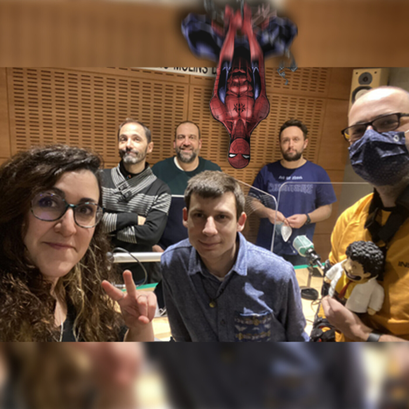 Ready to Play 6 x 225 Bon any nou us desitja el vostre amic i veï Spiderman