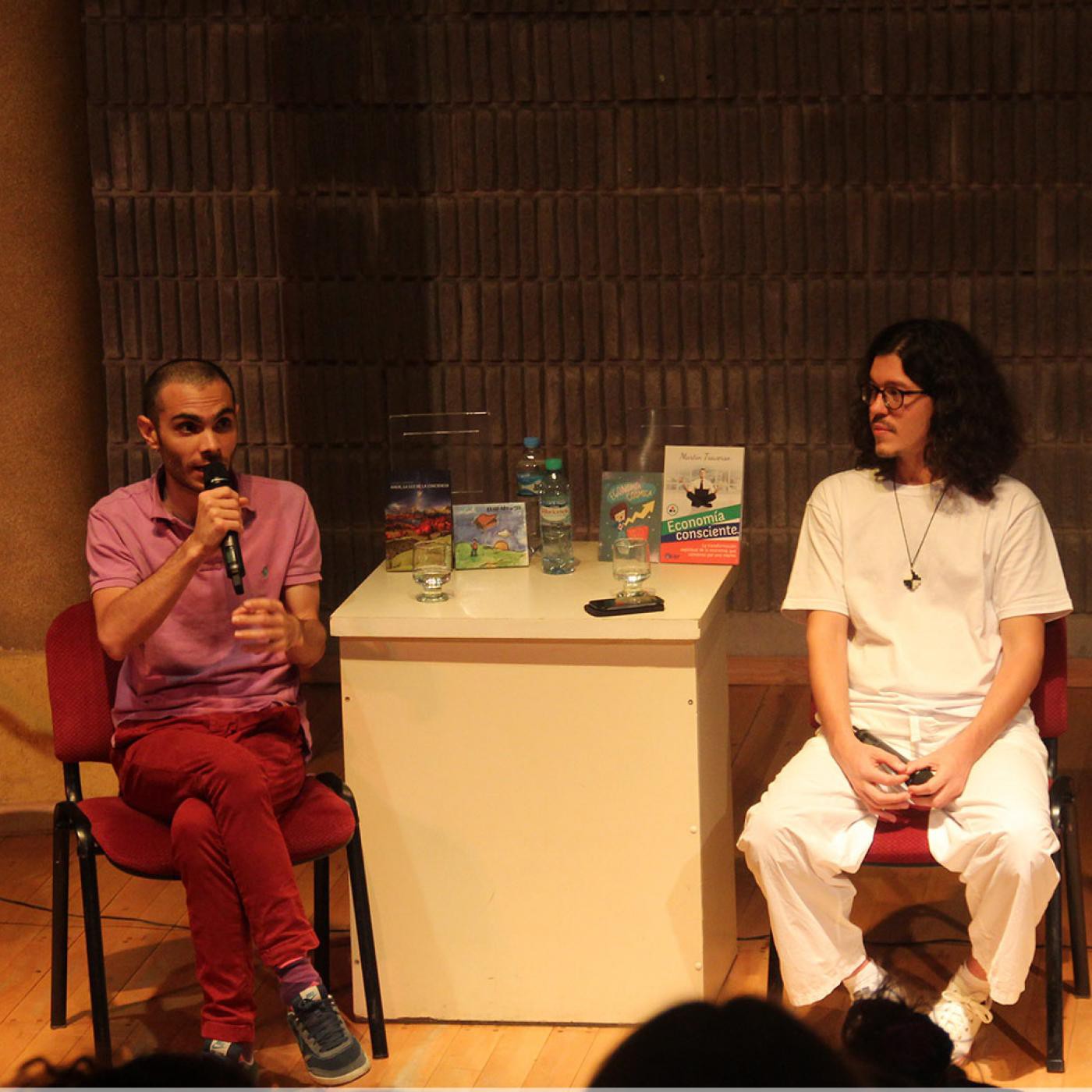 Conferencia sobre el Ser, la economía y la música en Santa Fe - Lucas Cervetti y Martín Traverso episode artwork