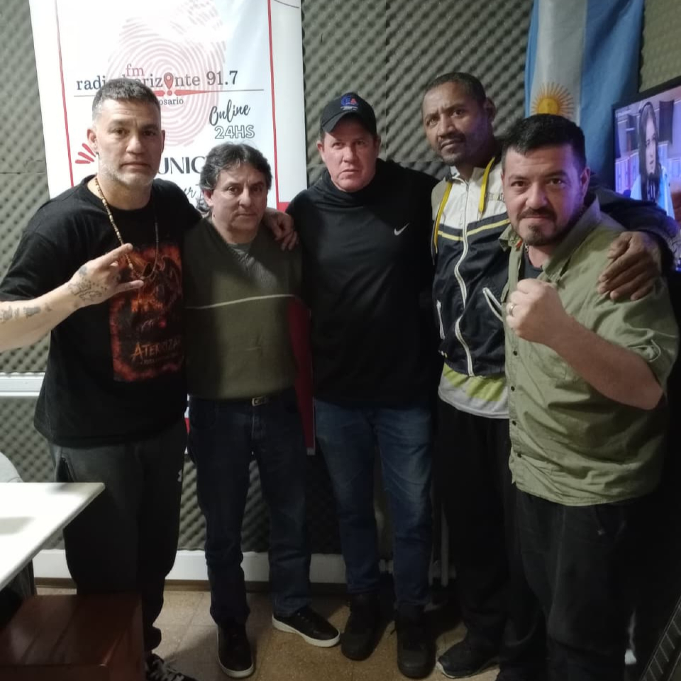 HOY LA BANDA INVITADA "RESILIENTES DEL ROCK" BANDA DELA CIUDAD DE ROSARIO.!!!! episode artwork