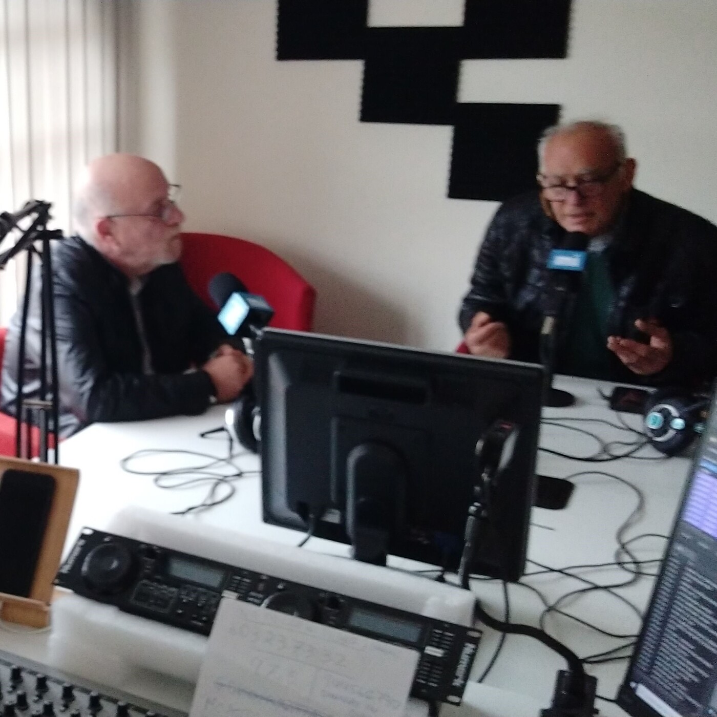 Paco y Jon analizas las medidas de contención del Covid