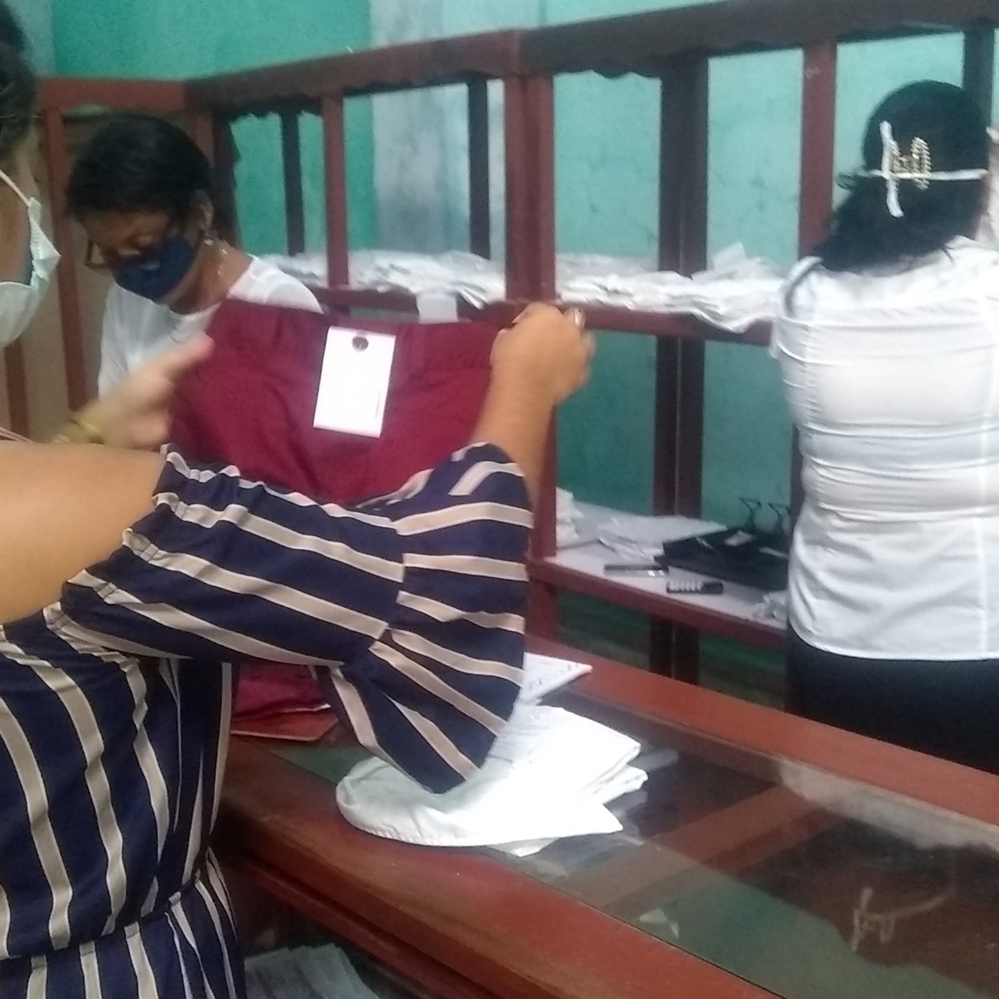 Comenzó en Camagüey la venta de uniformes escolares episode artwork