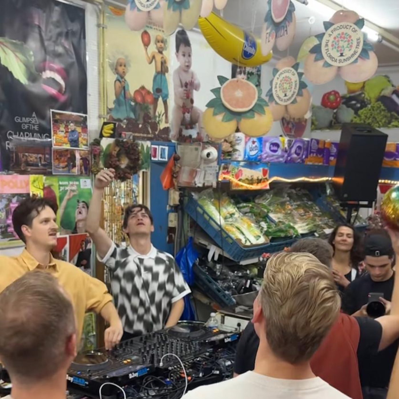 Un Rave en una Frutería episode artwork