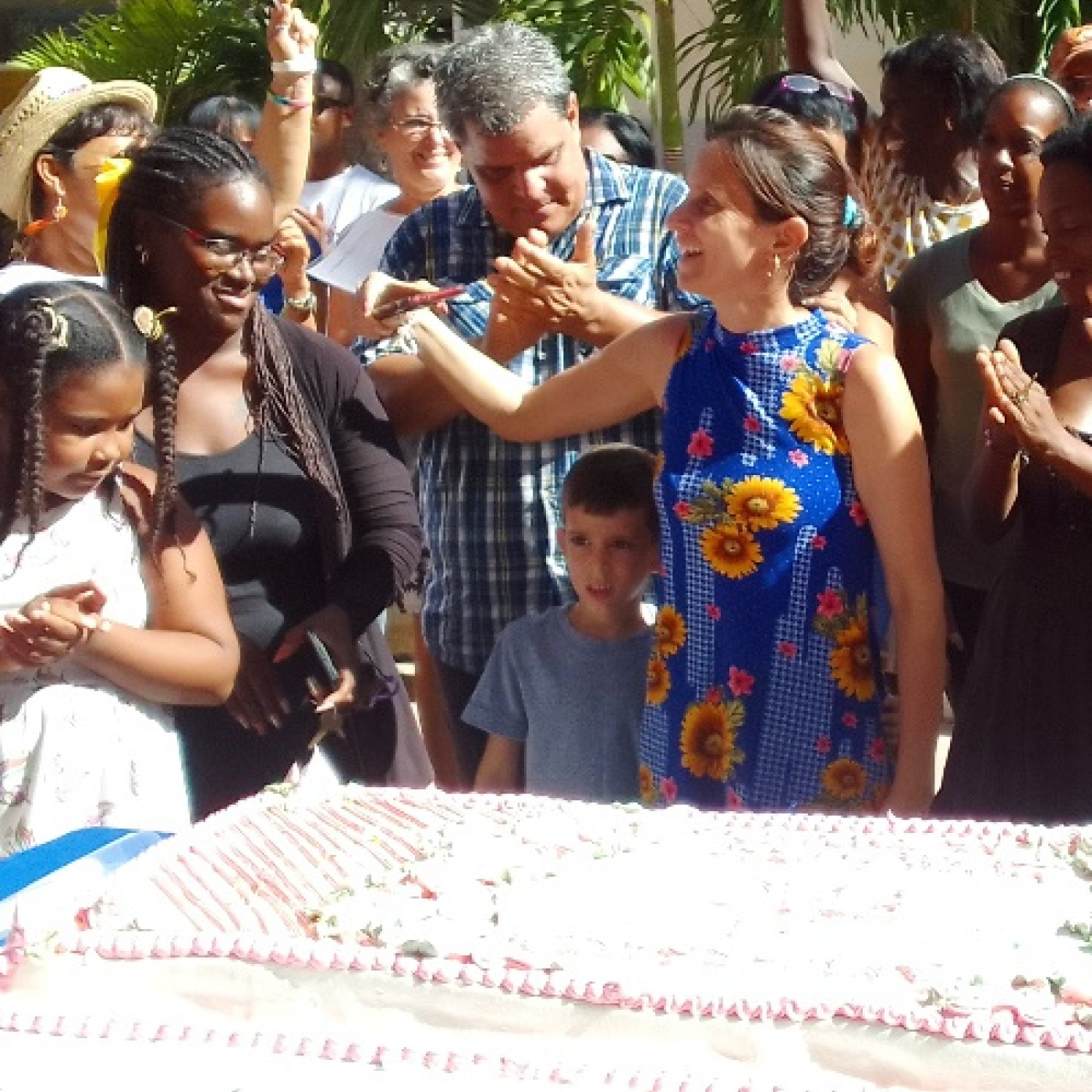 Fiesta de federadas cienfuegueras en medio del Bulevar de la Perla del Sur