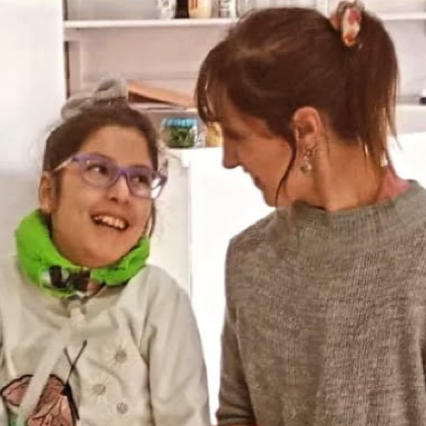 Deporte y Salud: La Licenciada Ayelén Mailén Garibott explica en qué consiste la Kinesiología Pediátrica. episode artwork