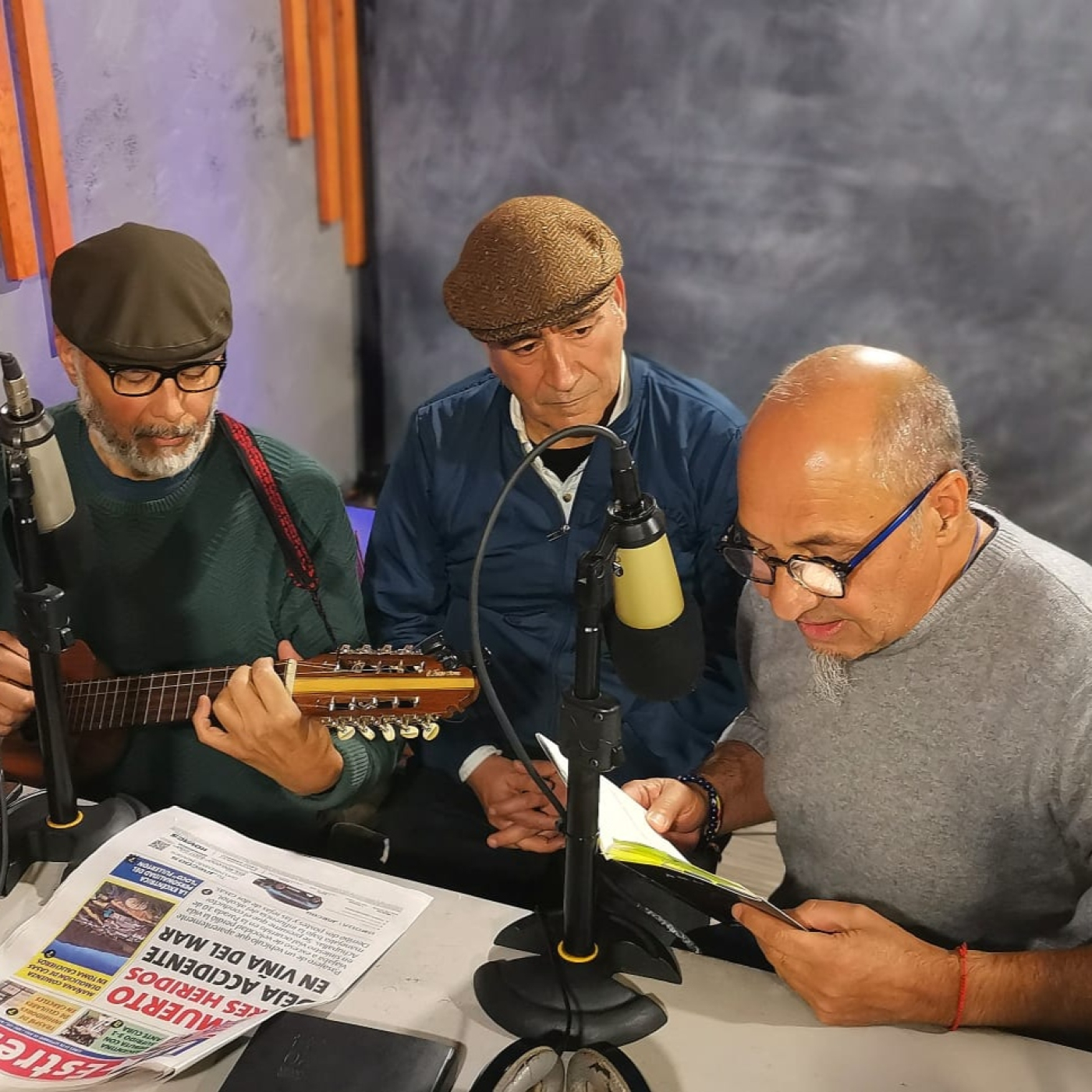 POETA NACIONAL MARCOS RIESCO PRESENTA SU LIBRO “AÑO LUZ” EN CENTEX episode artwork