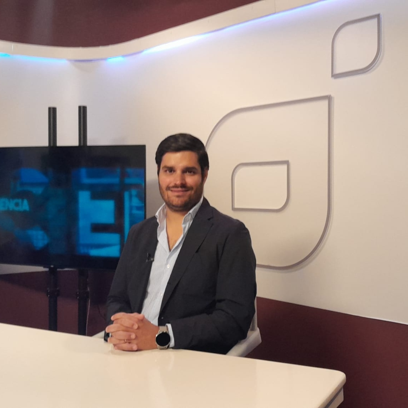 "La entrevista del día" 06/05/2026; Juan Carlos Becerra. episode artwork